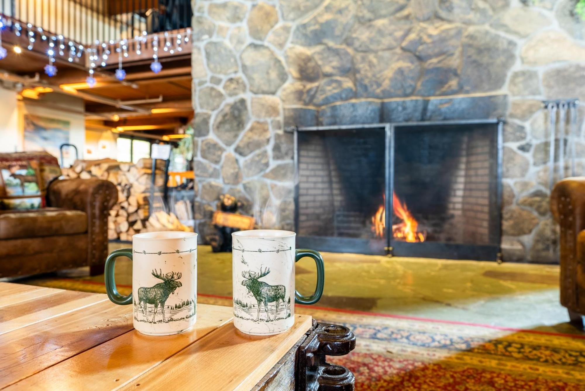 Fireside Inn & Suites West Ліван Екстер'єр фото