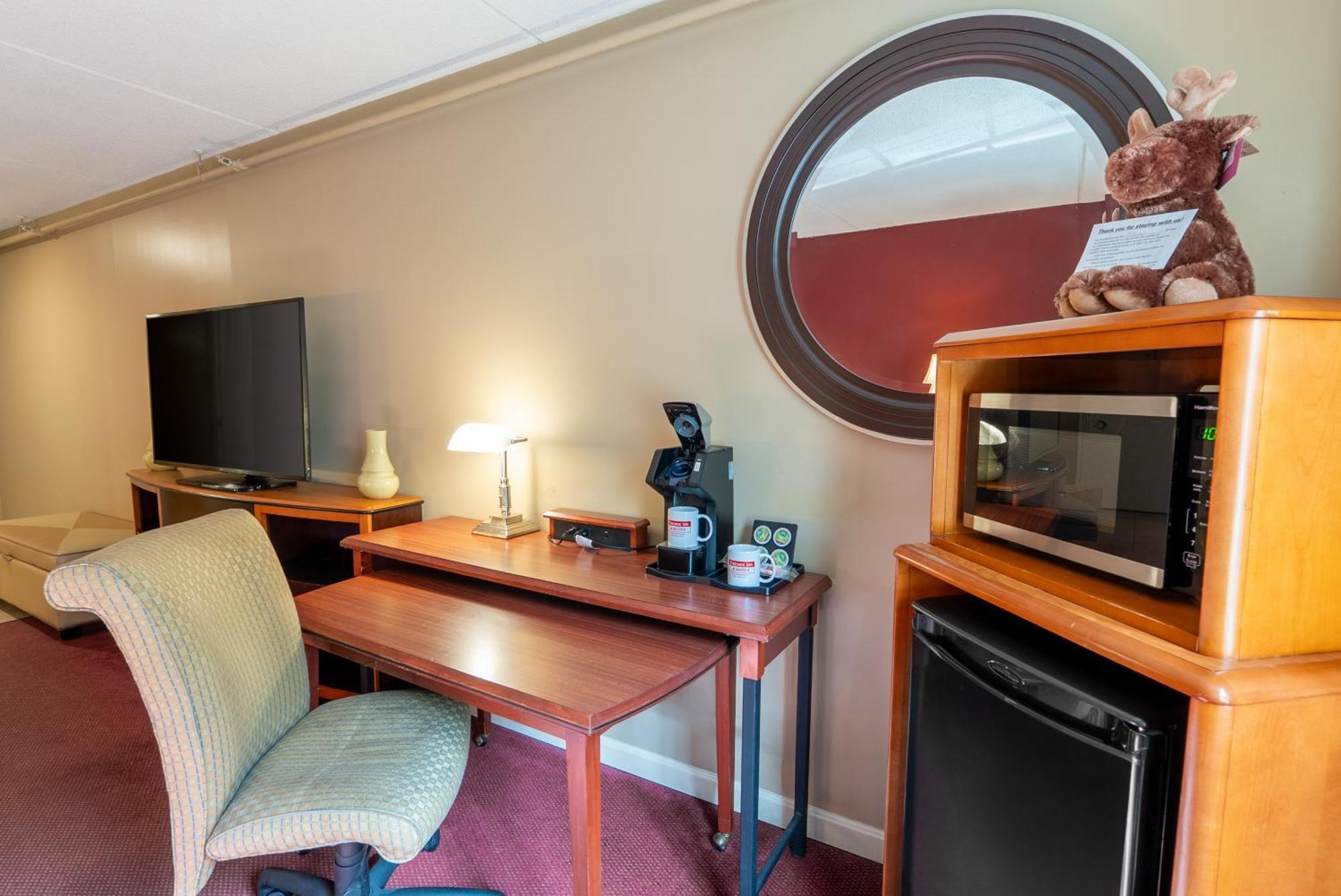 Fireside Inn & Suites West Ліван Номер фото